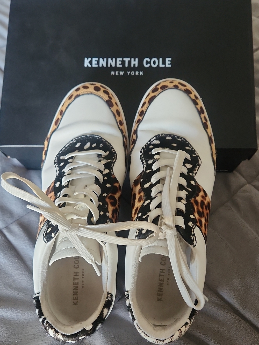 Kenneth Cole White and Leopard Print Low-Top Sneakers